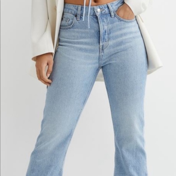 H&M Denim - H&M Light blue Women’s Jeans (size 29) stretchy straight leg